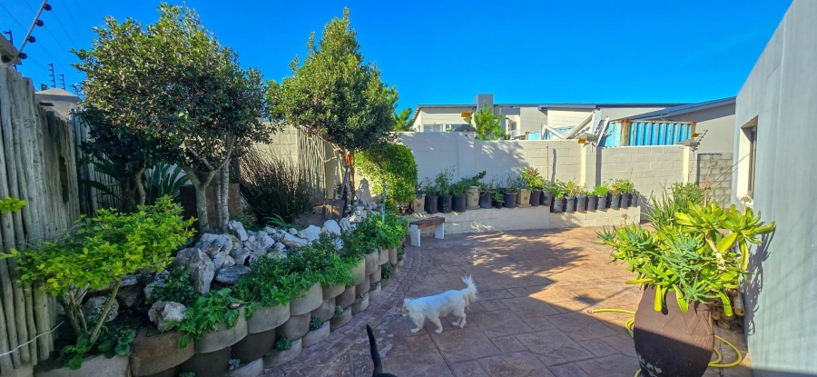 4 Bedroom Property for Sale in Myburgh Park Western Cape